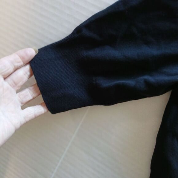 White House Black Market Size Med Black Crop Top Button up in Front. - Picture 4 of 7